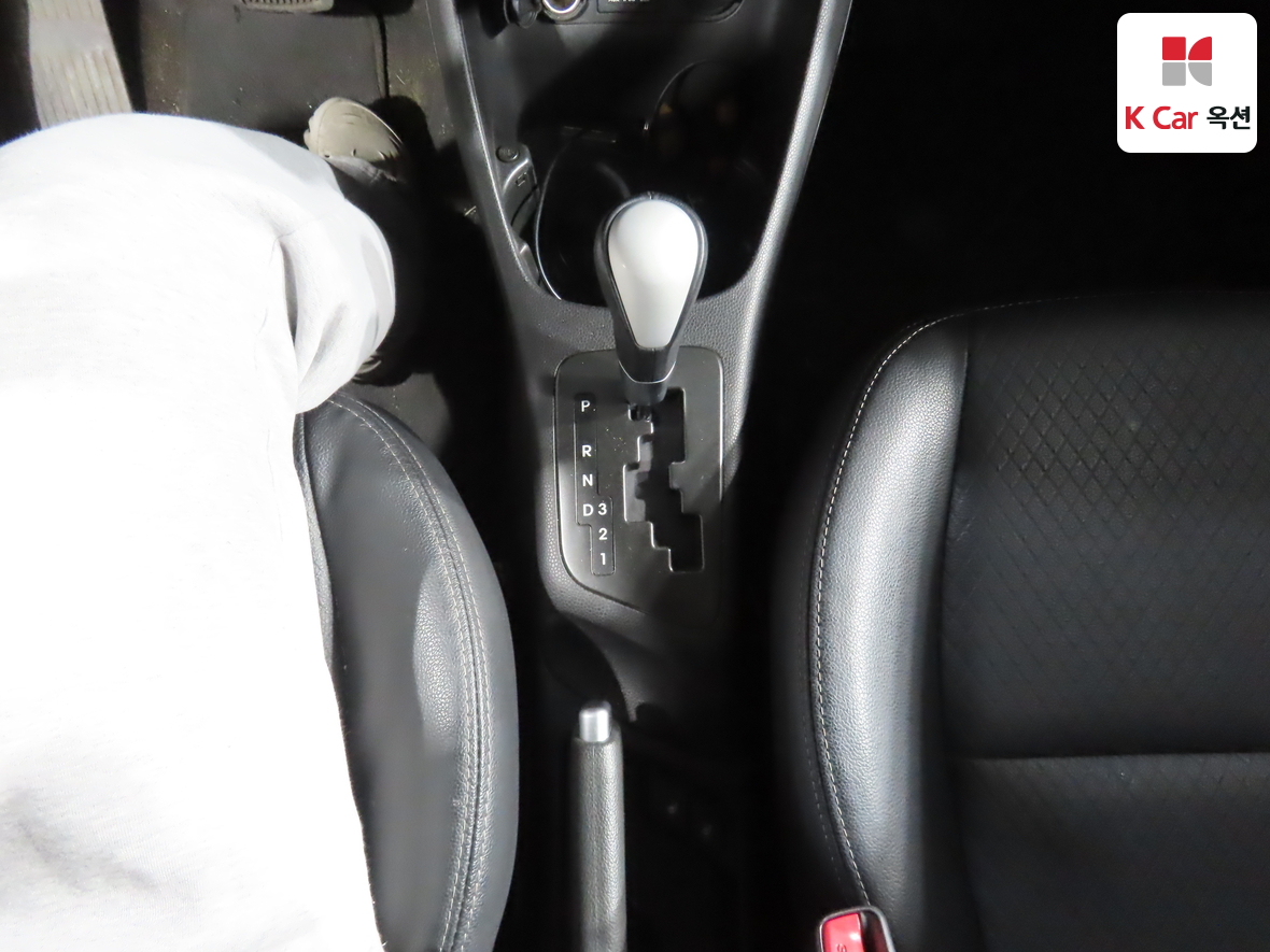 Kia Morning 2015 - Image 16