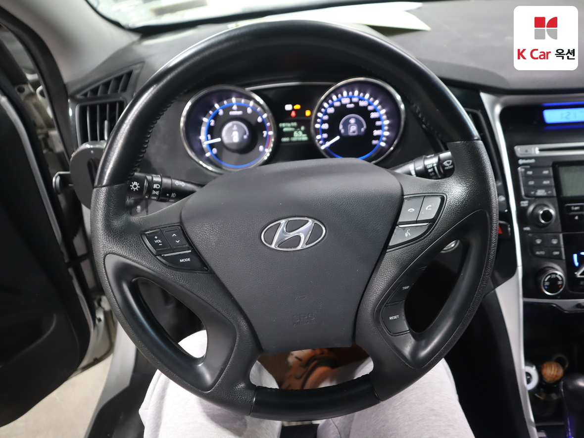 Hyundai Sonata 2010 - Image 10