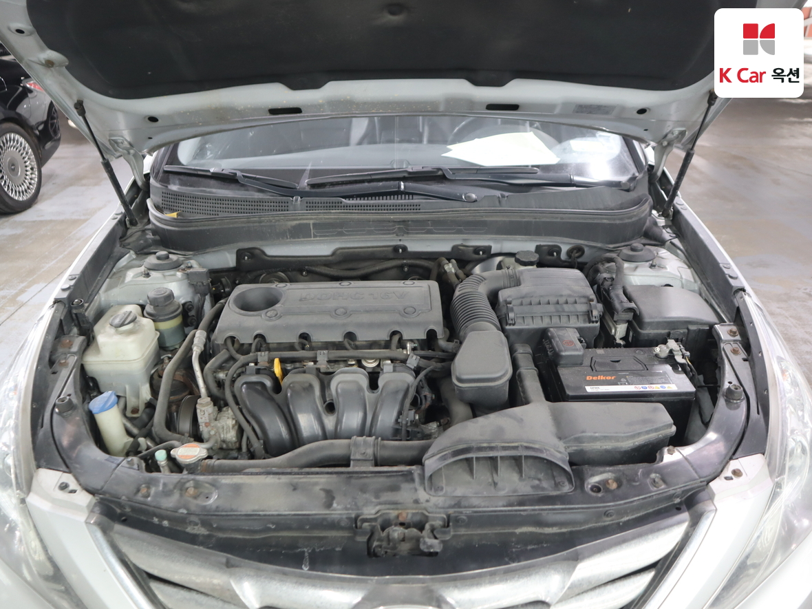 Hyundai Sonata 2010 - Image 31