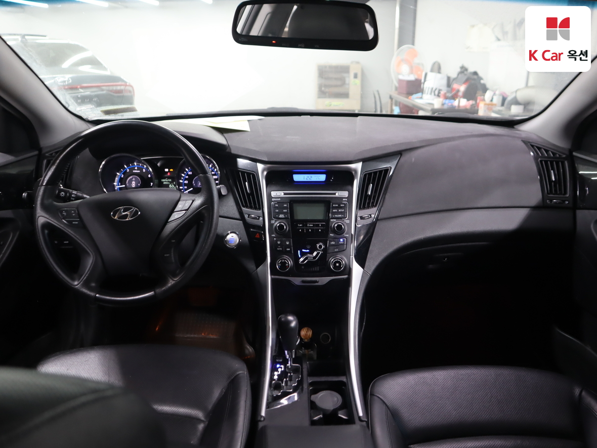 Hyundai Sonata 2010 - Image 3