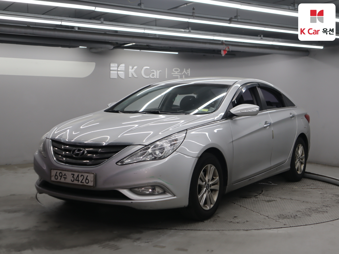 Hyundai Sonata 2010 - Image 1