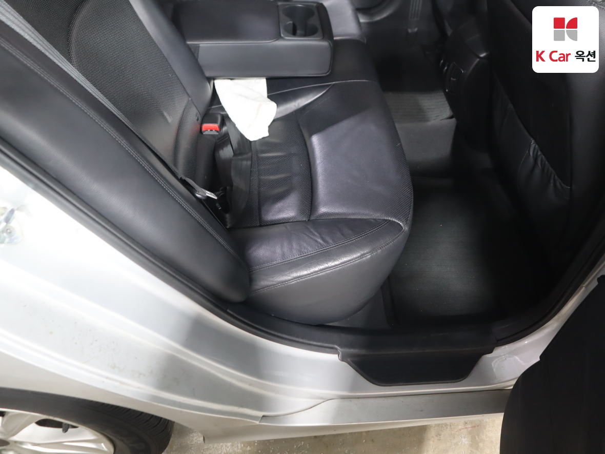 Hyundai Sonata 2010 - Image 26