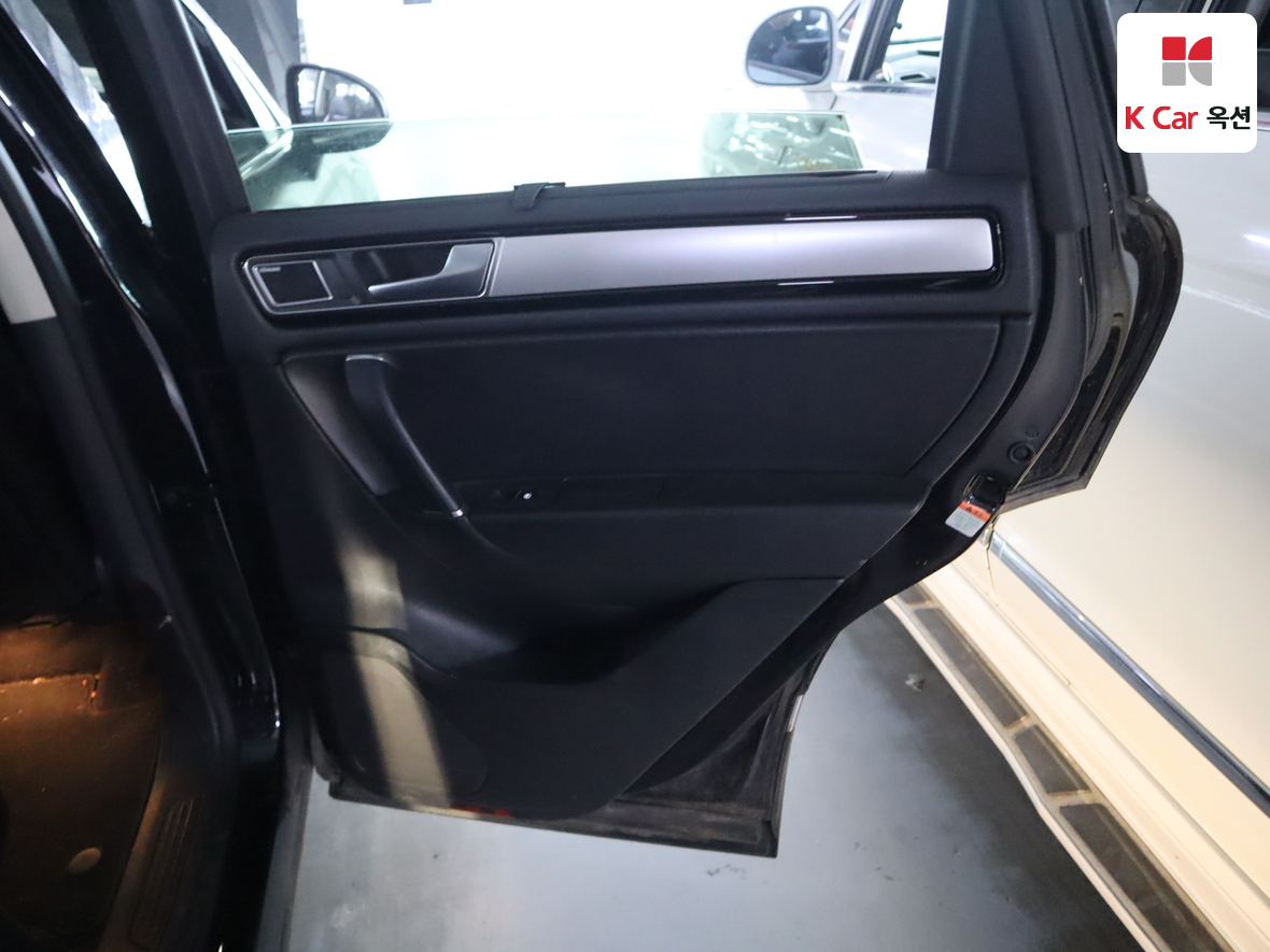 Volkswagen Touareg - 32
