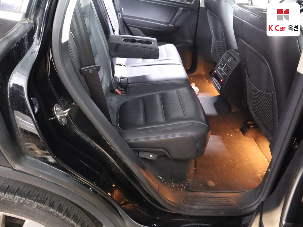Volkswagen Touareg - 33