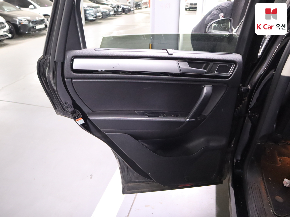 Volkswagen Touareg - 25