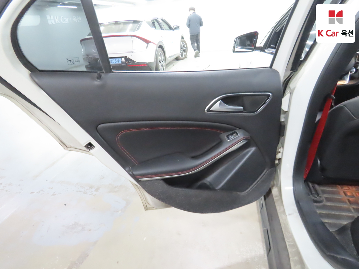 Mercedes-Benz GLA-Class - 25