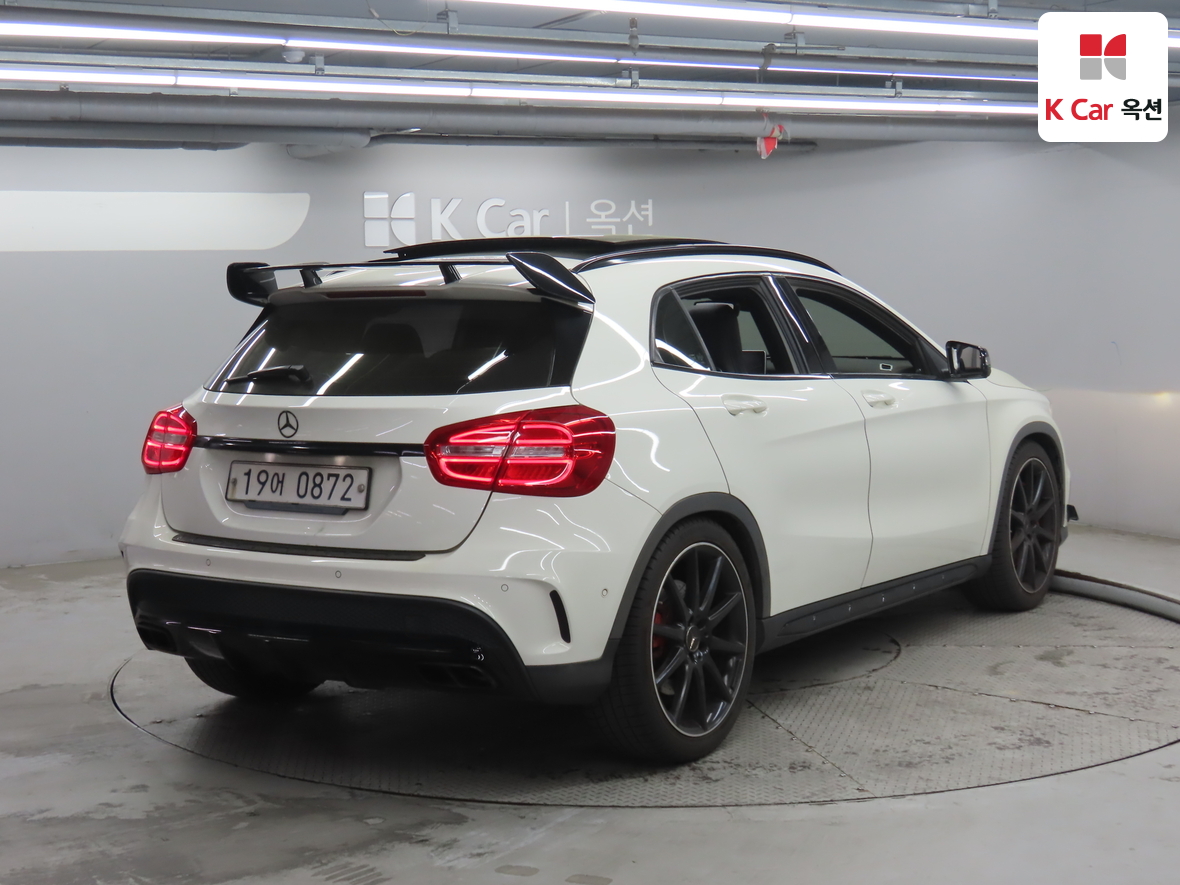 Mercedes-Benz GLA-Class - 2