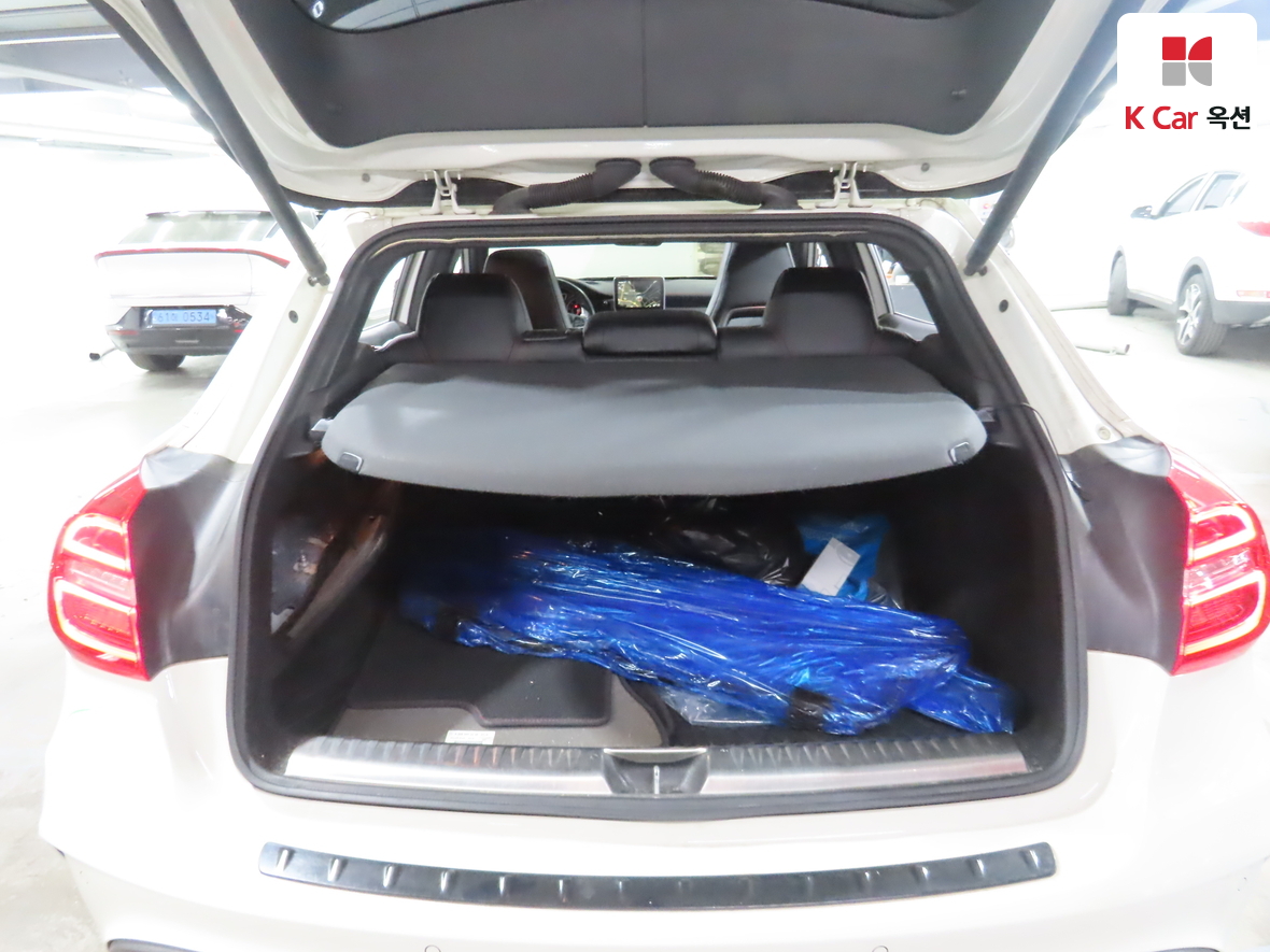 Mercedes-Benz GLA-Class - 28