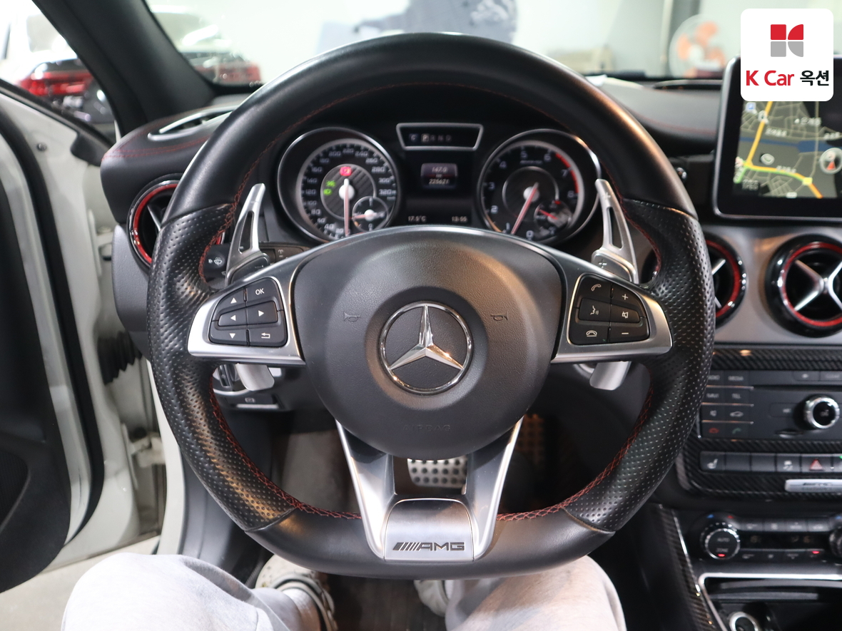 Mercedes-Benz GLA-Class - 10