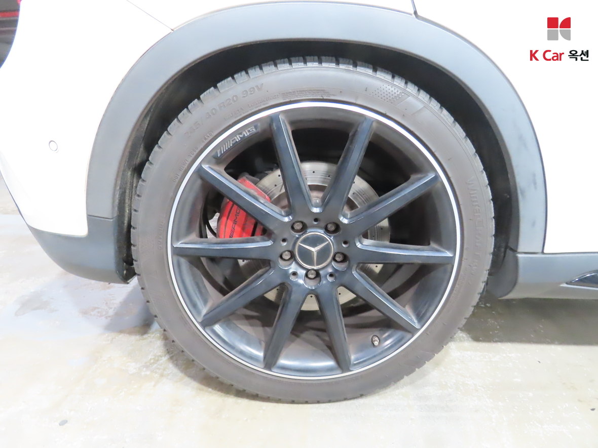 Mercedes-Benz GLA-Class - 44