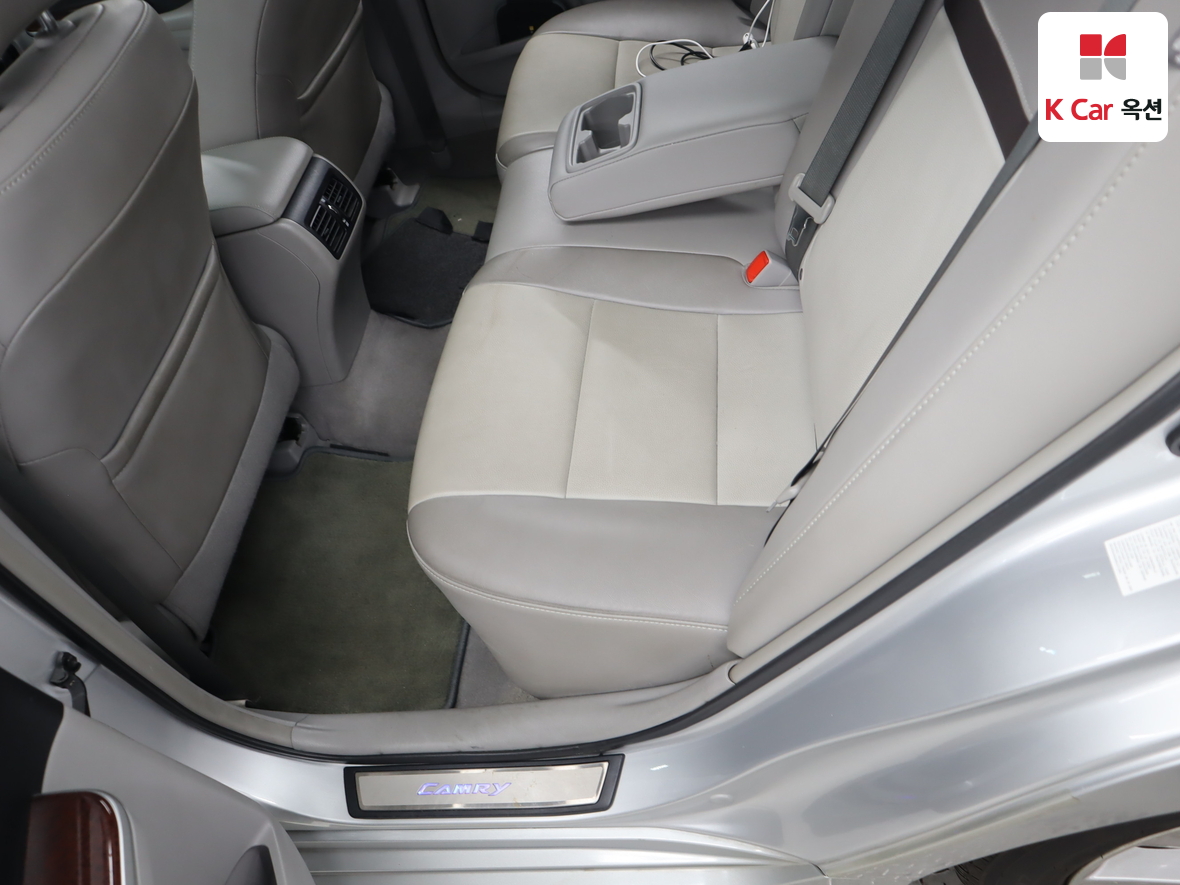 Toyota Camry - 24