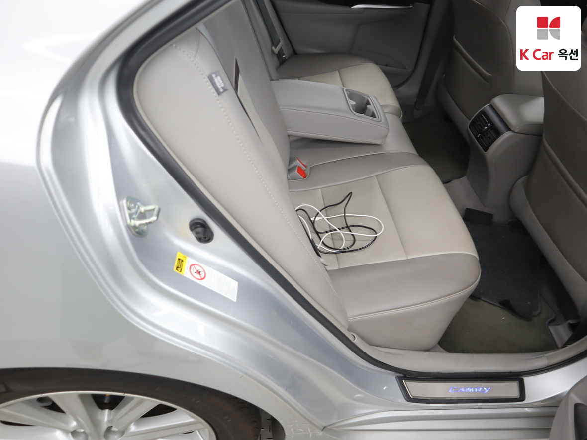 Toyota Camry - 28