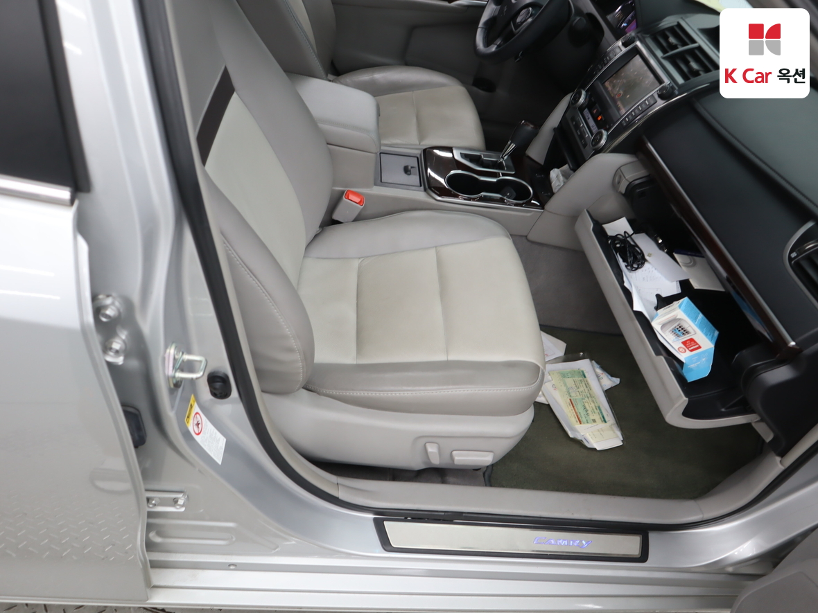 Toyota Camry - 30
