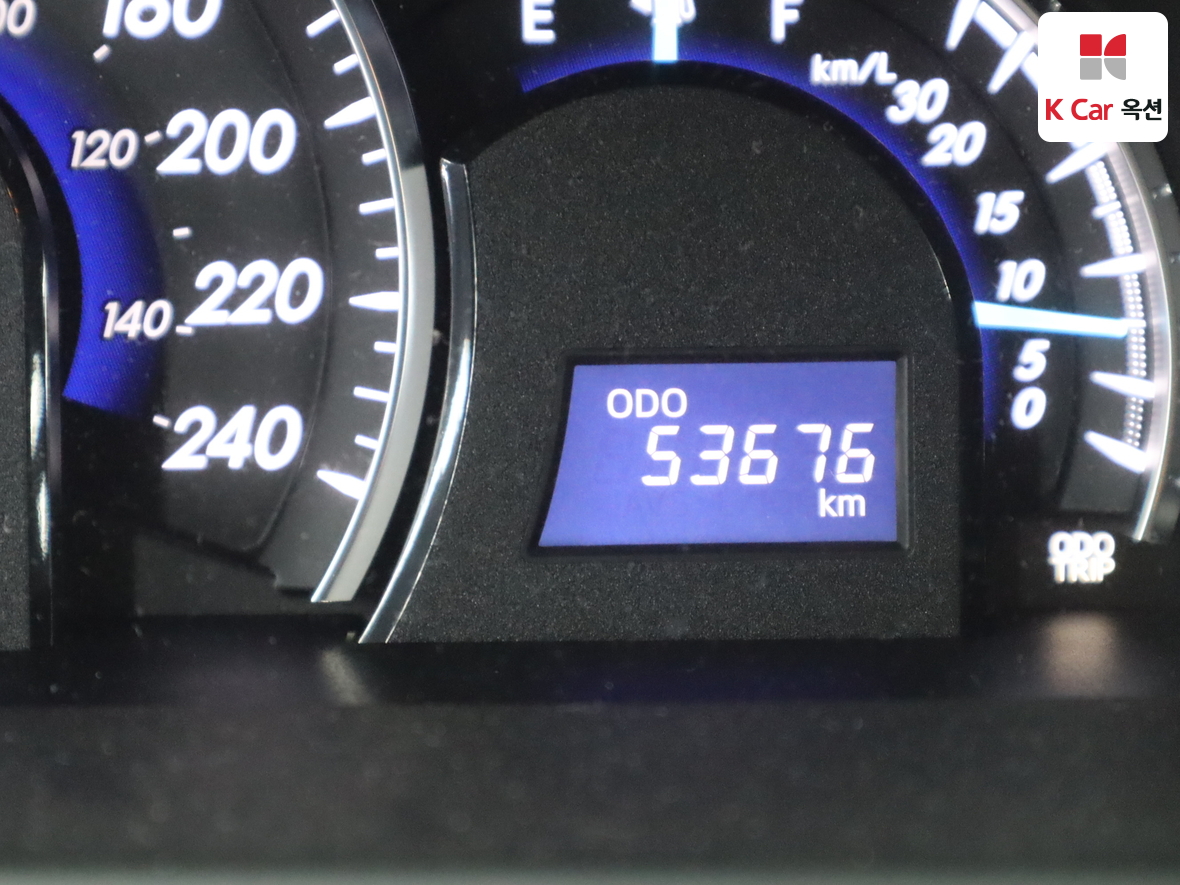 Toyota Camry - 4