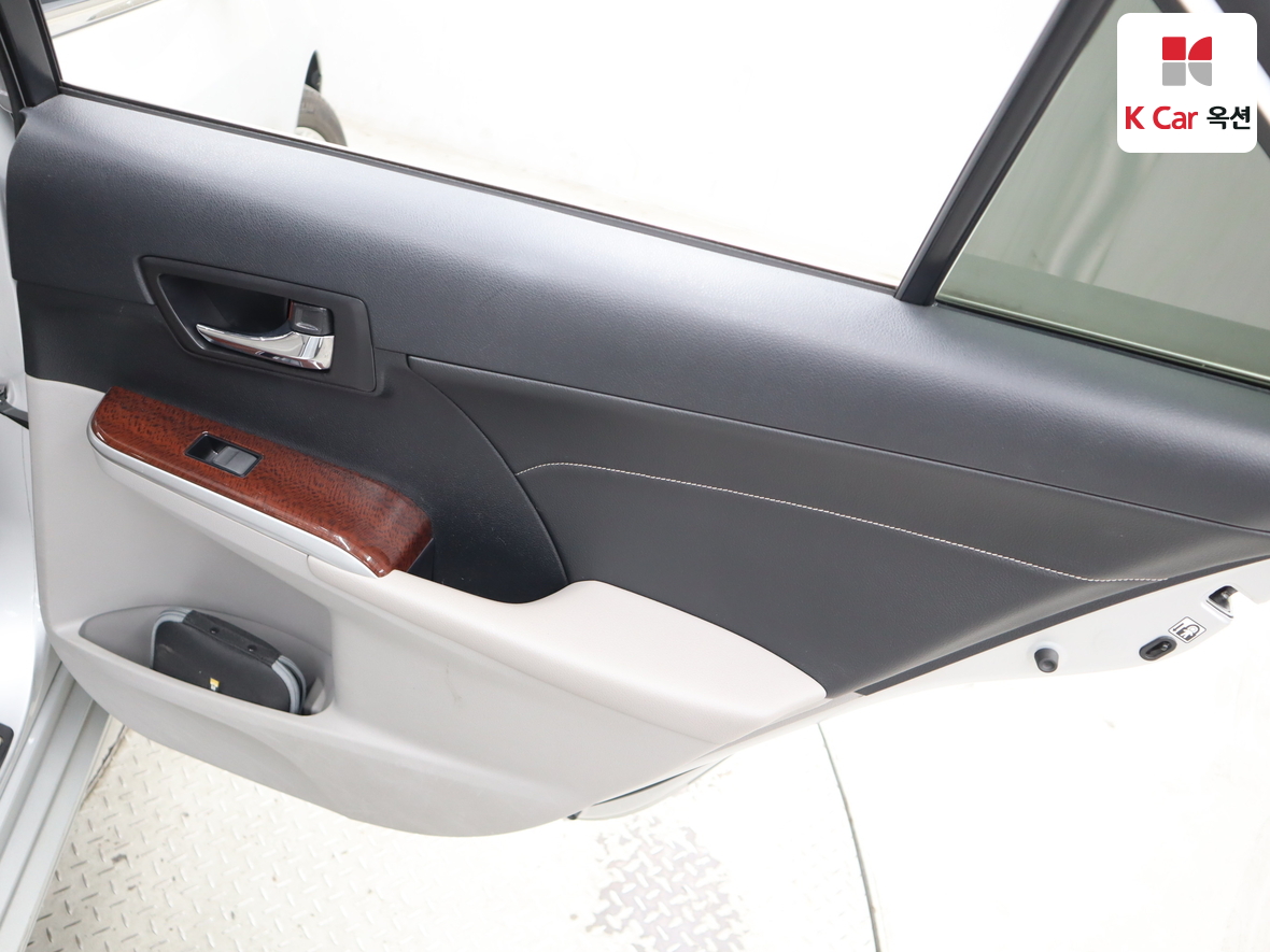 Toyota Camry - 27