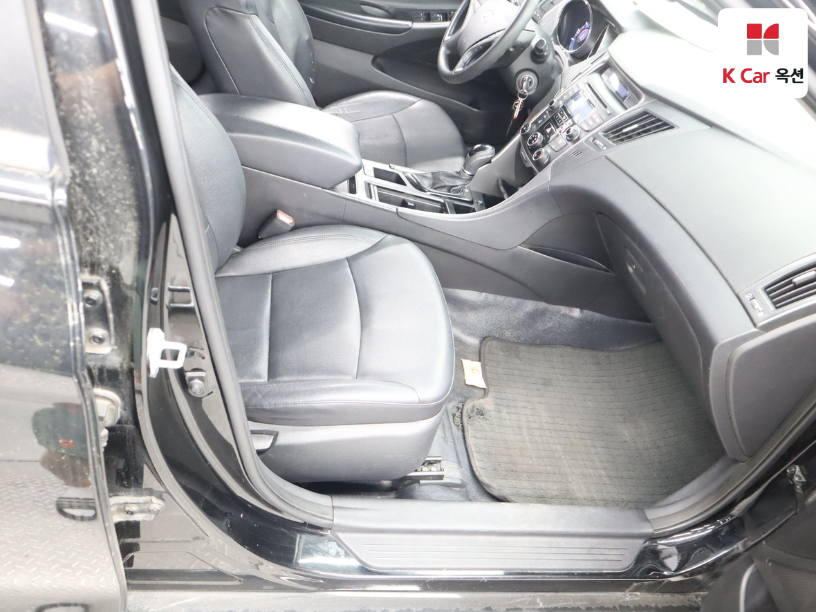 Hyundai Sonata 2013 - Image 28