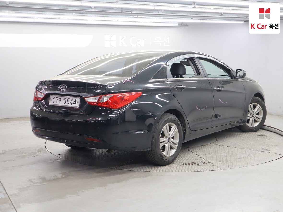 Hyundai Sonata 2013 - Image 2
