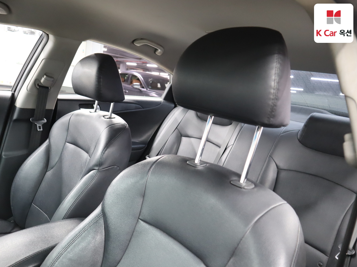 Hyundai Sonata 2013 - Image 18