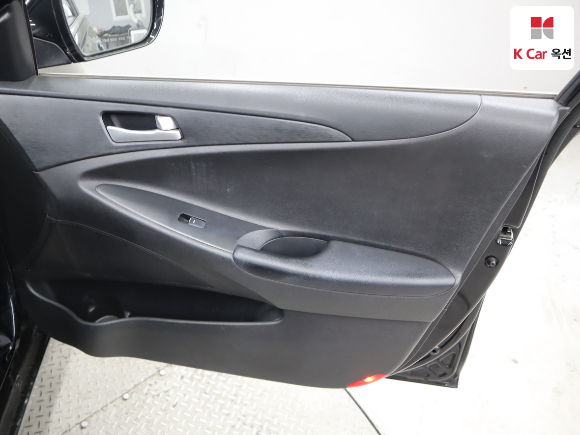 Hyundai Sonata 2013 - Image 27