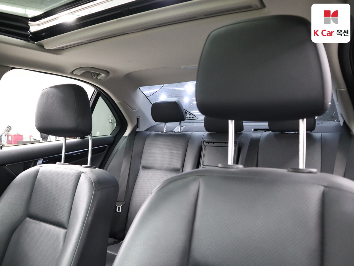 메르세데스-벤츠 C-클래스 2012 - 이미지 21