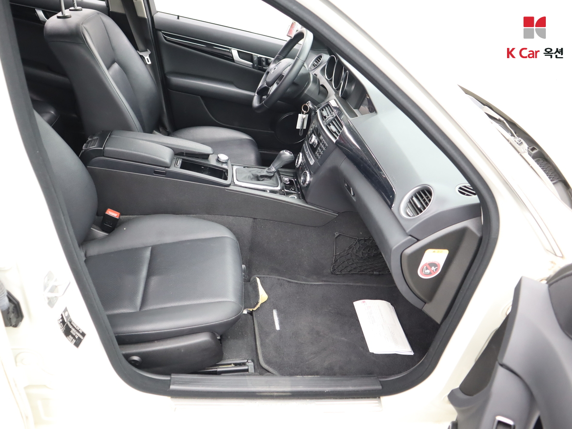 메르세데스-벤츠 C-클래스 2012 - 이미지 34