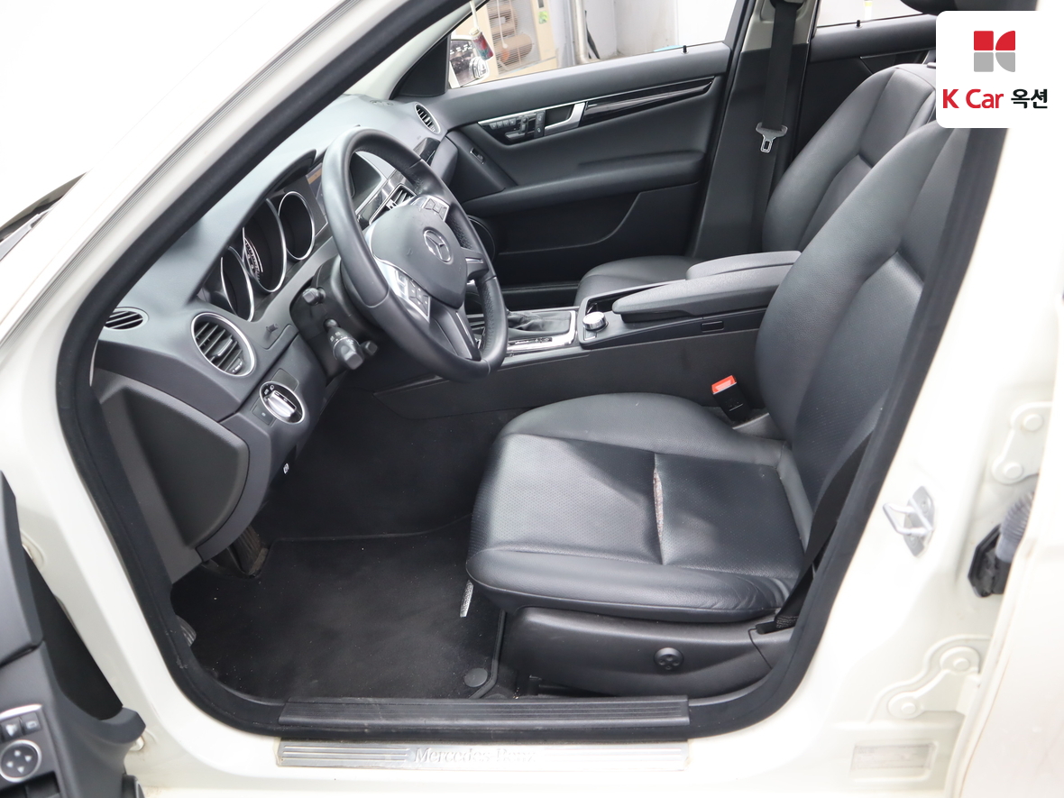 메르세데스-벤츠 C-클래스 2012 - 이미지 20