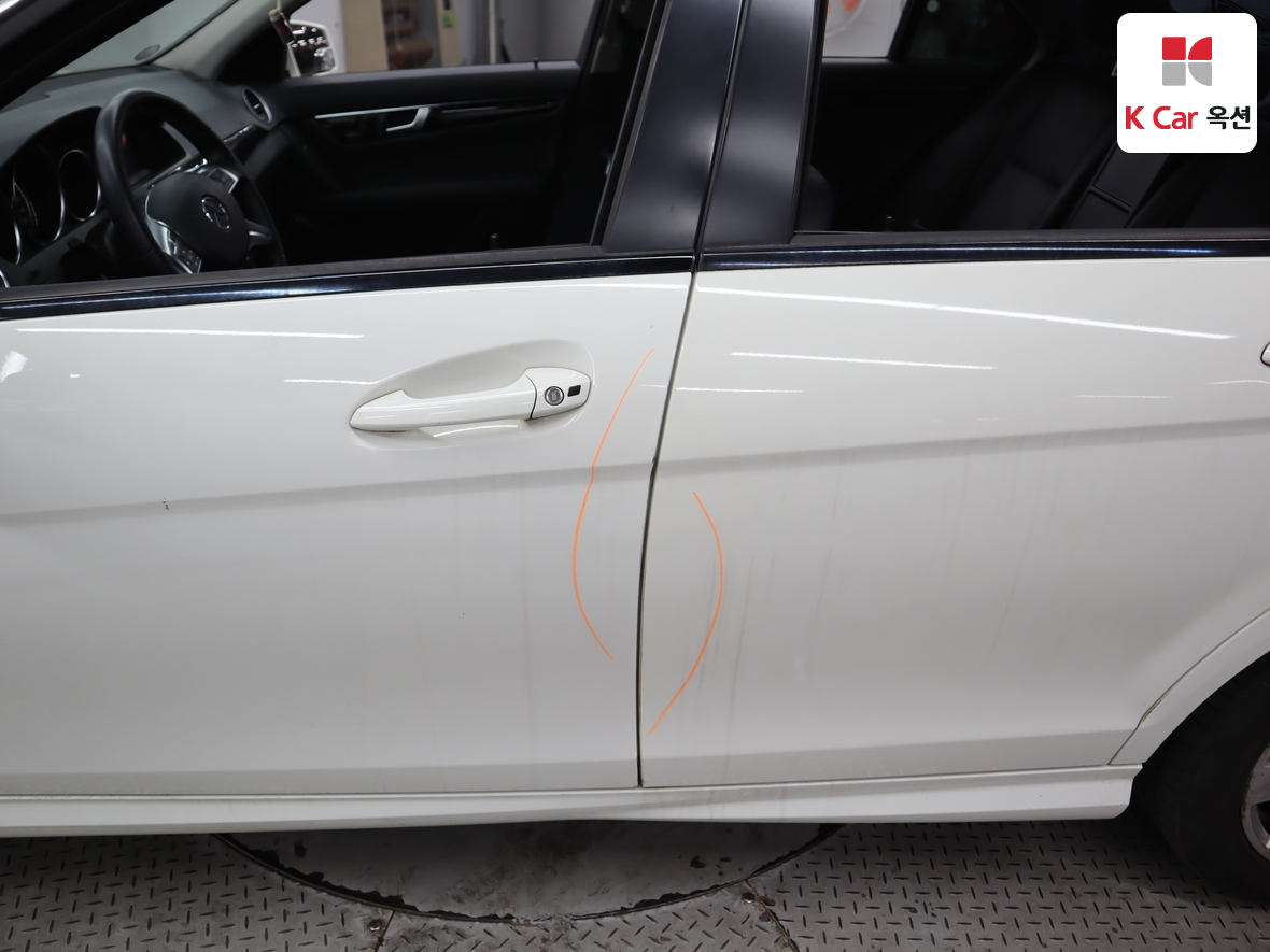 메르세데스-벤츠 C-클래스 2012 - 이미지 41