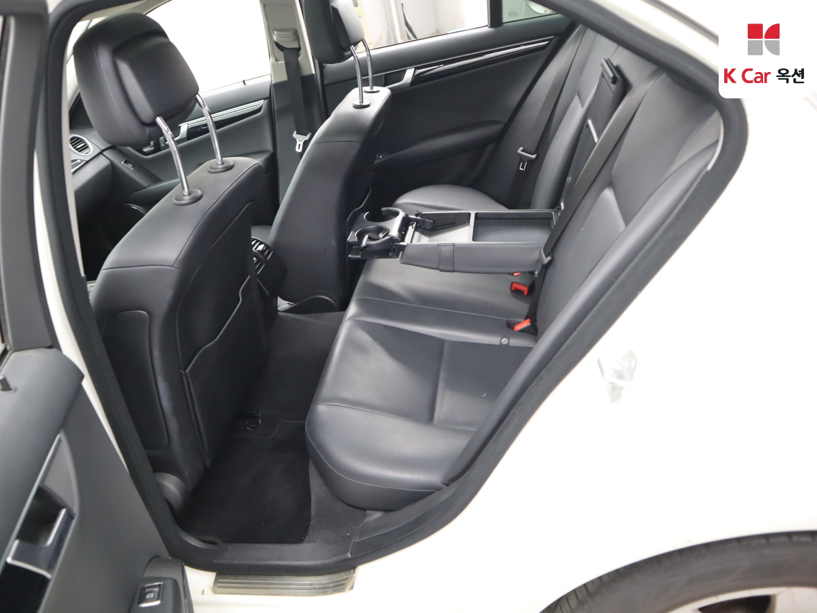 메르세데스-벤츠 C-클래스 2012 - 이미지 28