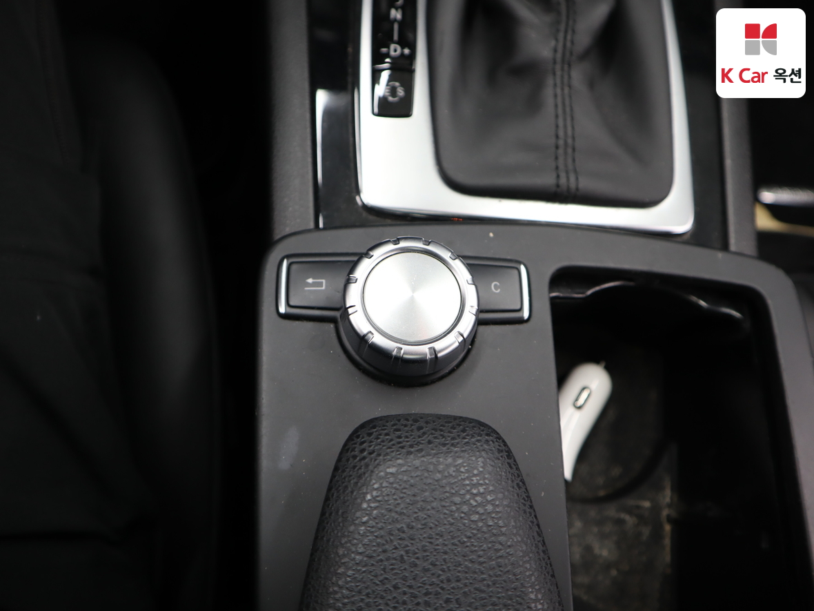 메르세데스-벤츠 C-클래스 2012 - 이미지 18