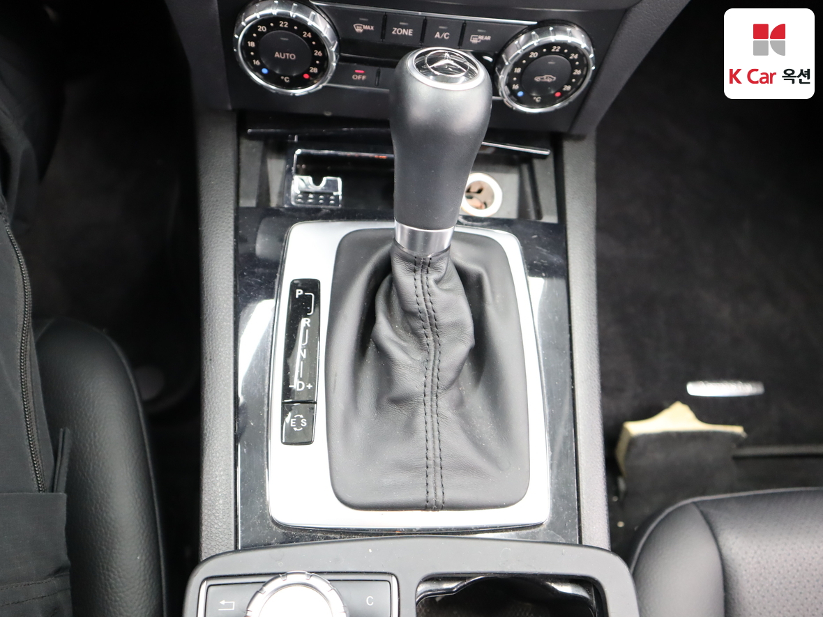 메르세데스-벤츠 C-클래스 2012 - 이미지 17