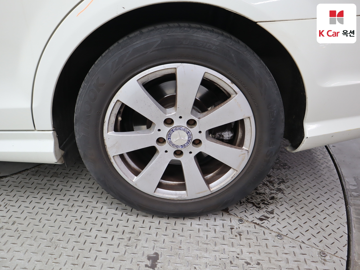 메르세데스-벤츠 C-클래스 2012 - 이미지 48