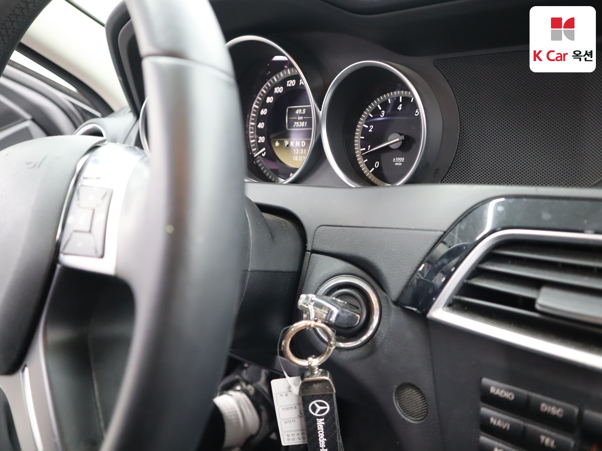 메르세데스-벤츠 C-클래스 2012 - 이미지 11