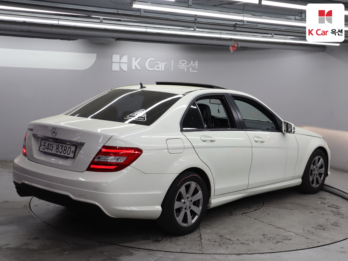 메르세데스-벤츠 C-클래스 2012 - 이미지 2