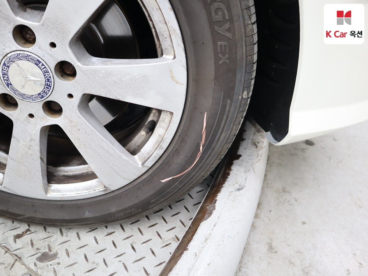 메르세데스-벤츠 C-클래스 2012 - 이미지 52