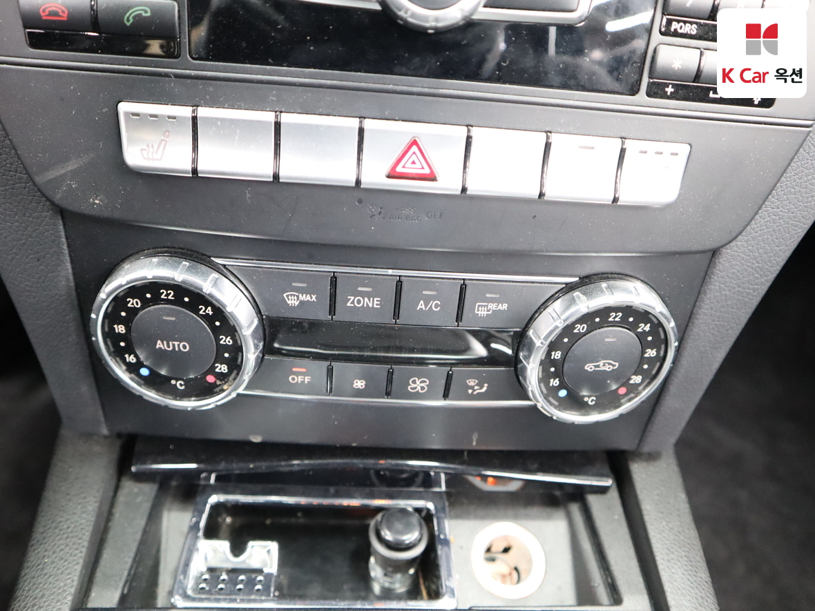 메르세데스-벤츠 C-클래스 2012 - 이미지 16