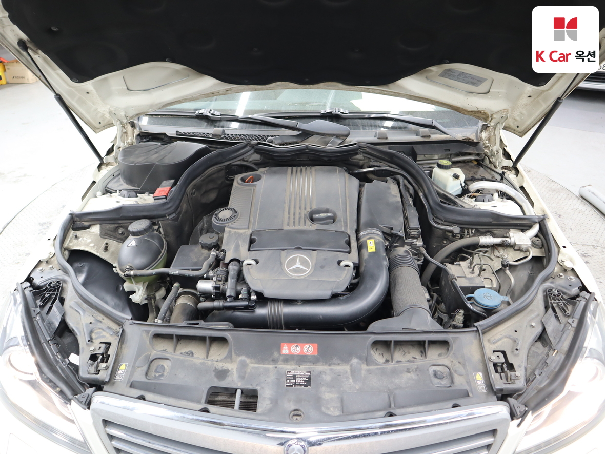 메르세데스-벤츠 C-클래스 2012 - 이미지 37