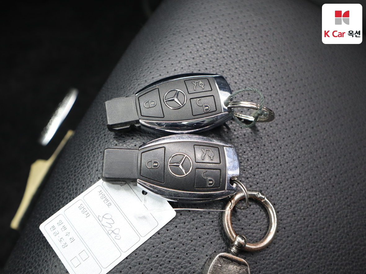 메르세데스-벤츠 C-클래스 2012 - 이미지 19