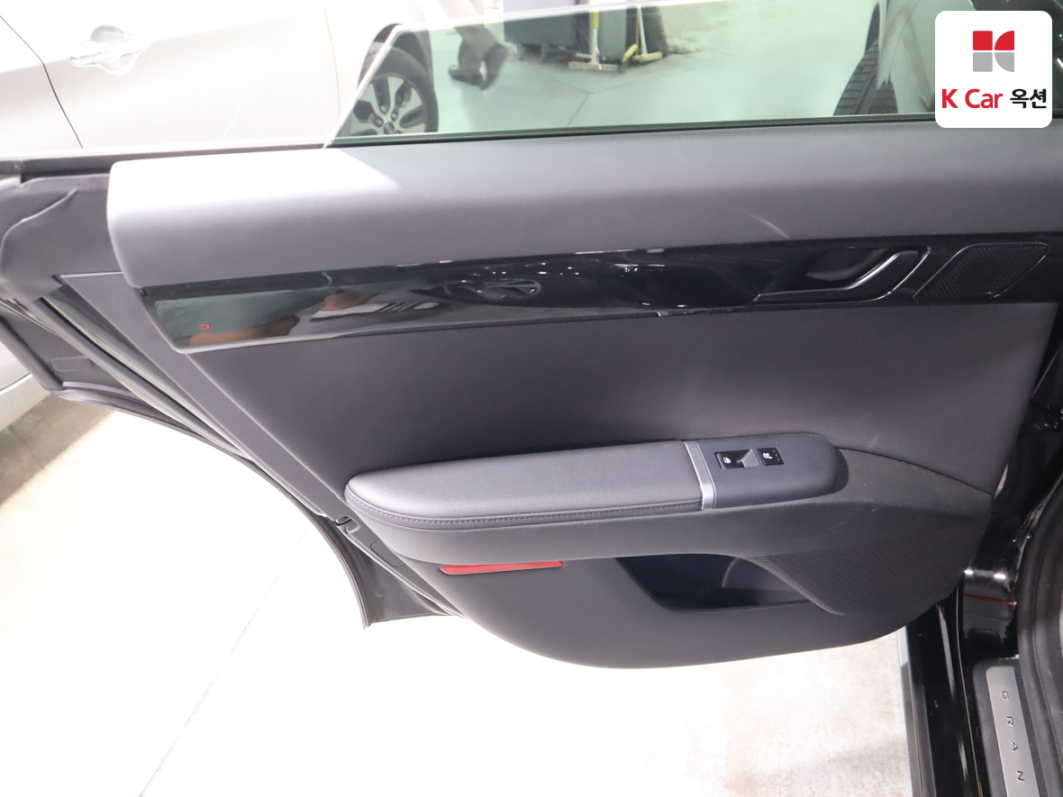 هيونداي أزيرا 2023 - صورة 21