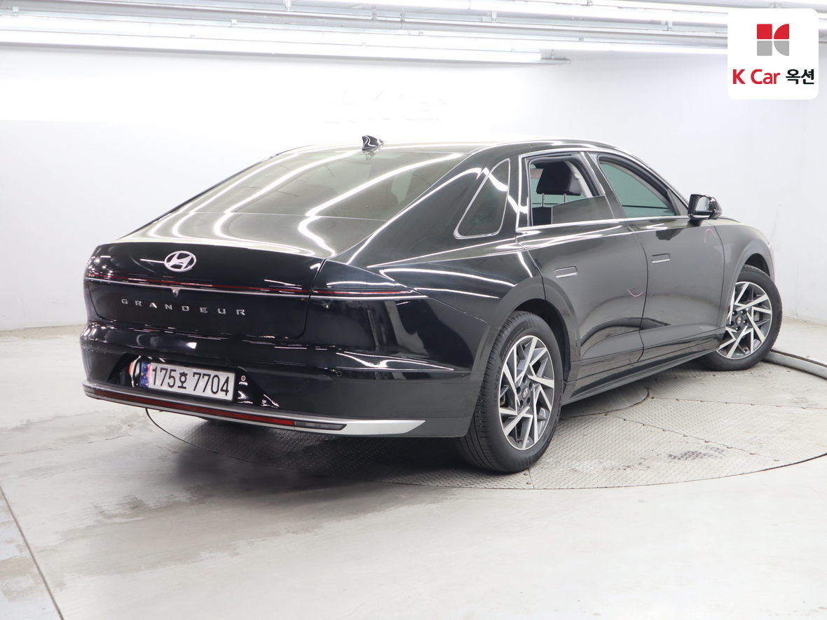 هيونداي أزيرا 2023 - صورة 2