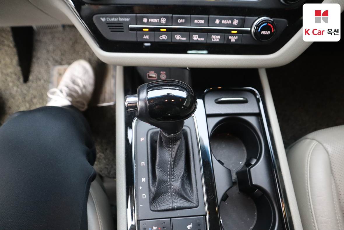 Kia New Carnival - 16