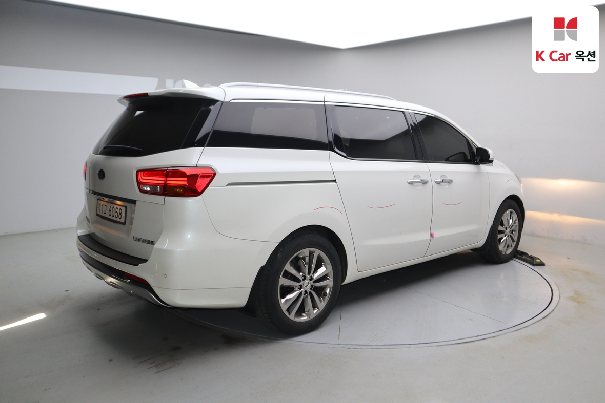 Kia New Carnival - 2