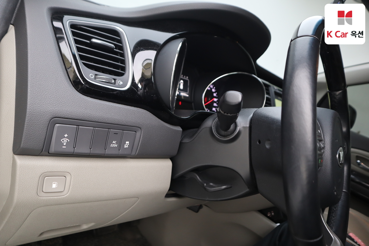 Kia New Carnival - 9