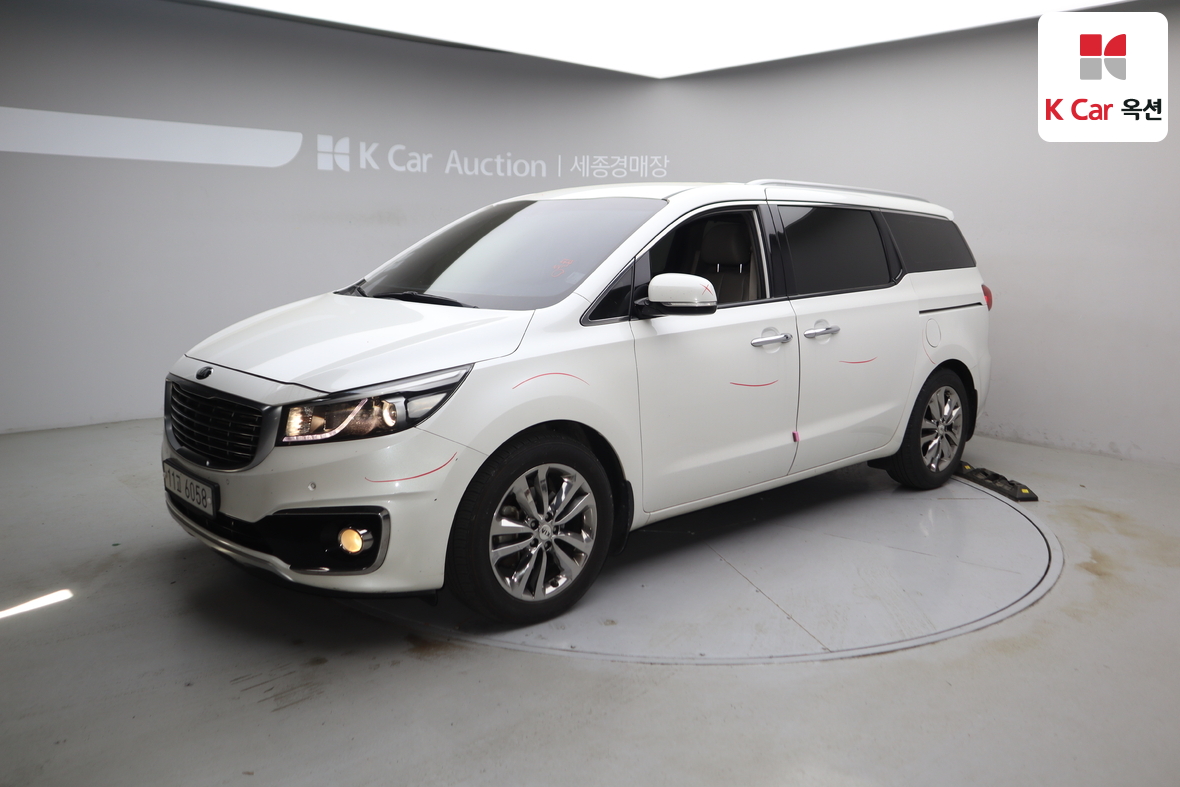 Kia New Carnival - 1