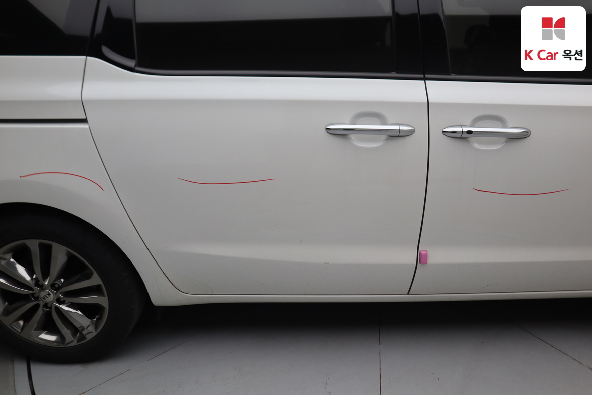 Kia New Carnival - 40