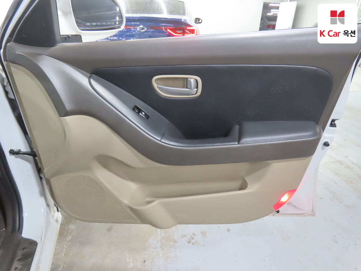 Hyundai Elantra 2008 - Image 27