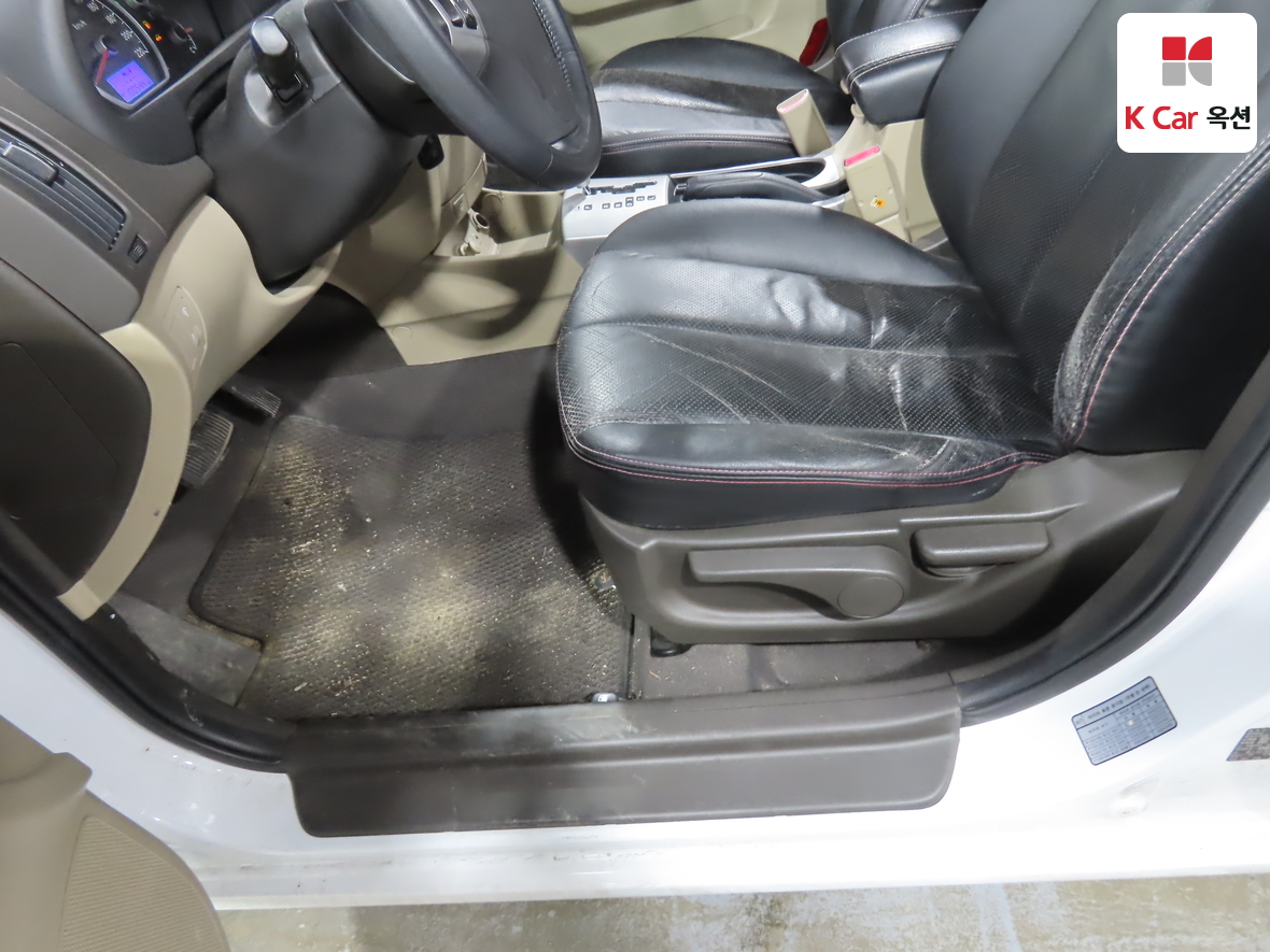 Hyundai Elantra 2008 - Image 17