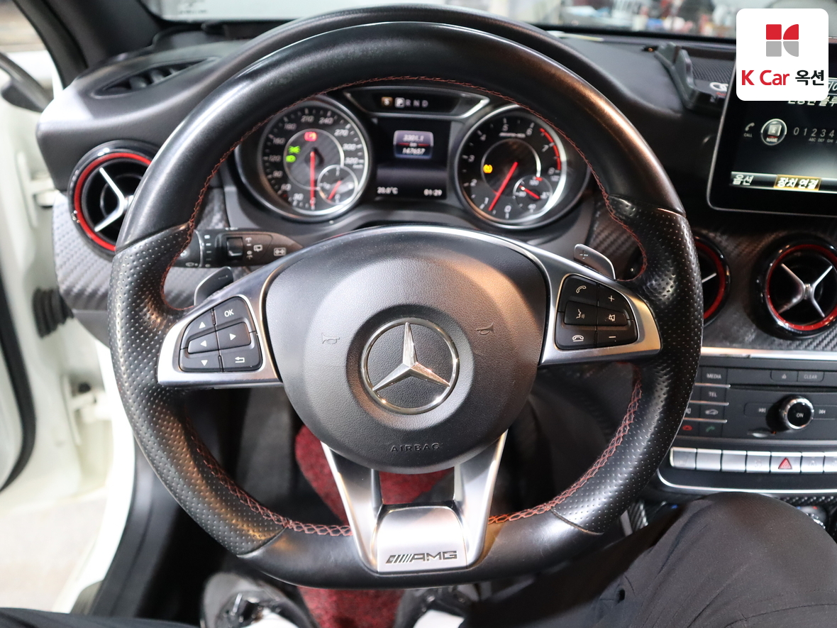 메르세데스-벤츠 A-클래스 2017 - 이미지 10