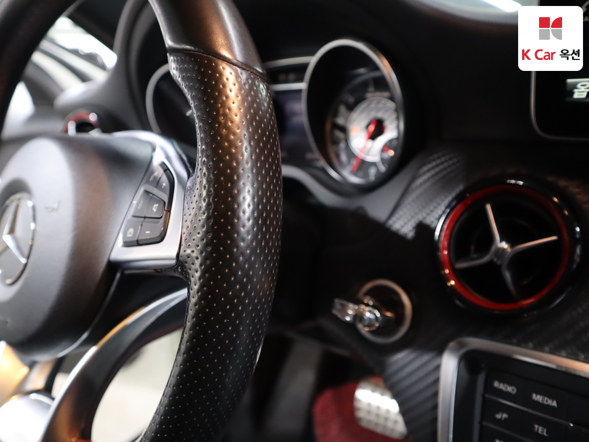 메르세데스-벤츠 A-클래스 2017 - 이미지 11