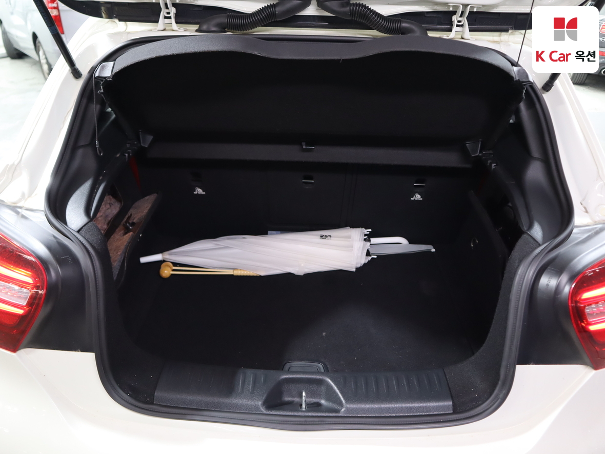 메르세데스-벤츠 A-클래스 2017 - 이미지 30