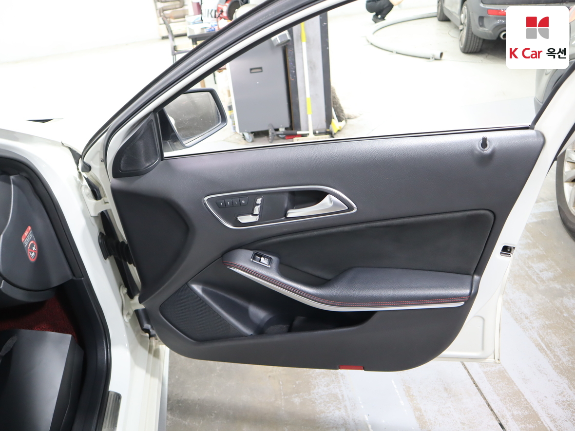 메르세데스-벤츠 A-클래스 2017 - 이미지 34